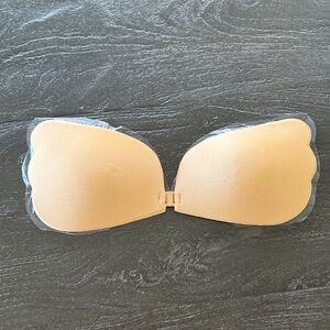 Strapless Adhesive Bra in Nude